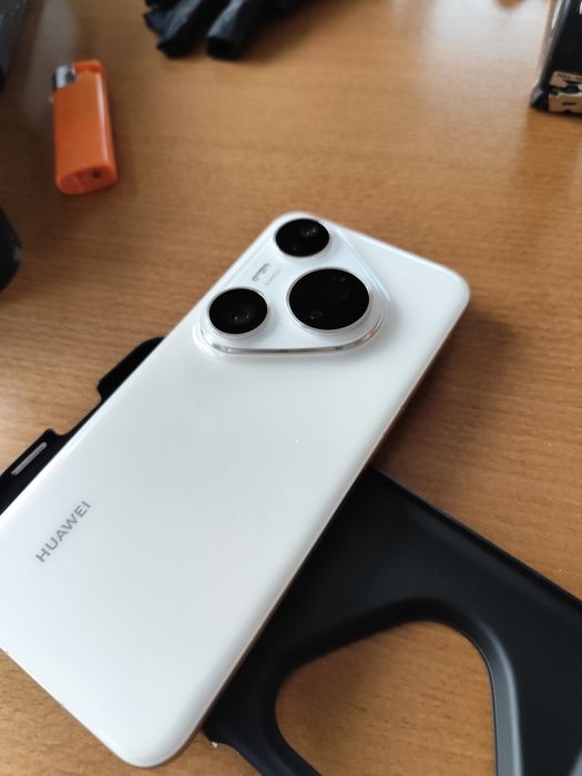 Huawei Pura 80 pro .