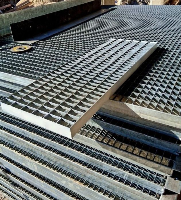 Trepte zincate galvanizate