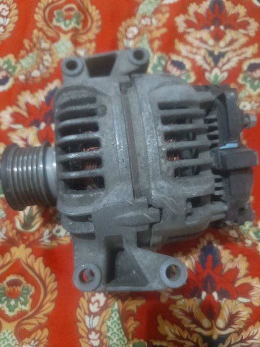 Запчасть Мерседес бенс спринтер генератор