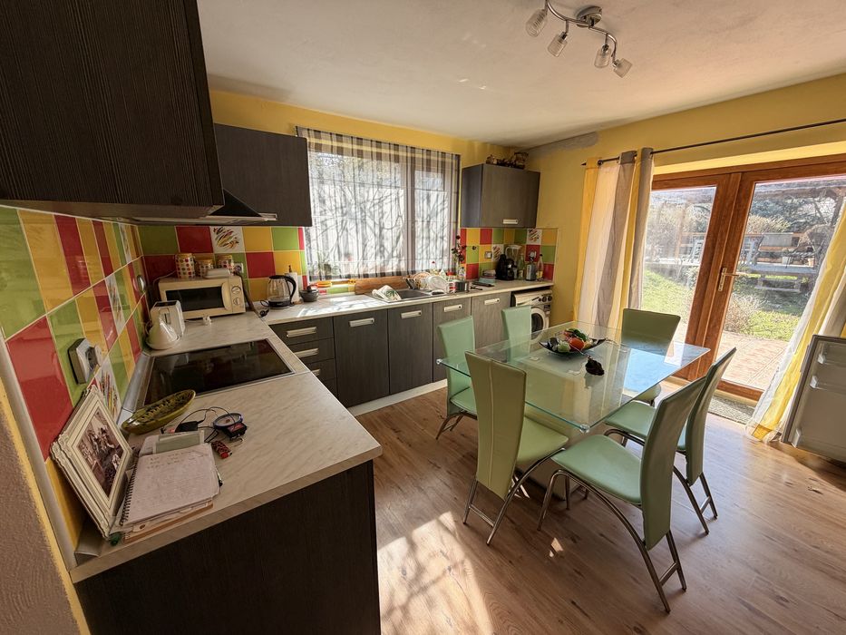 Двуетажна къща в с. Габарево