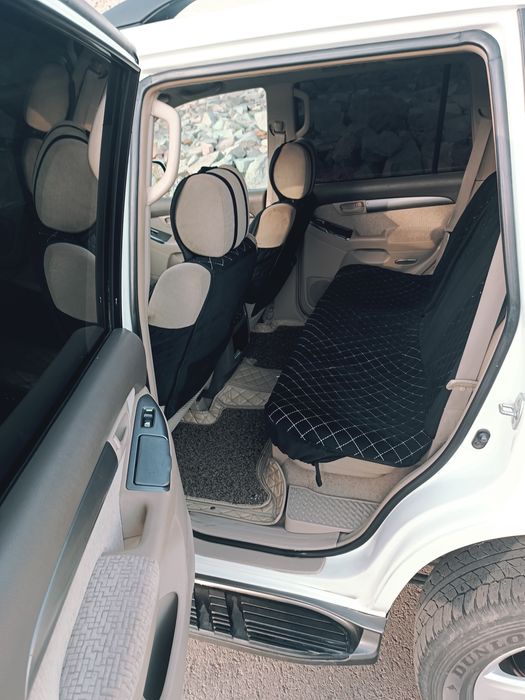 Тойота Прада белый жемчук СРОЧНО