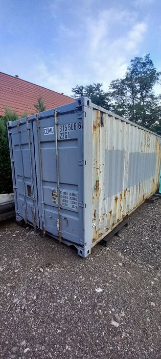 Container maritim depozitare