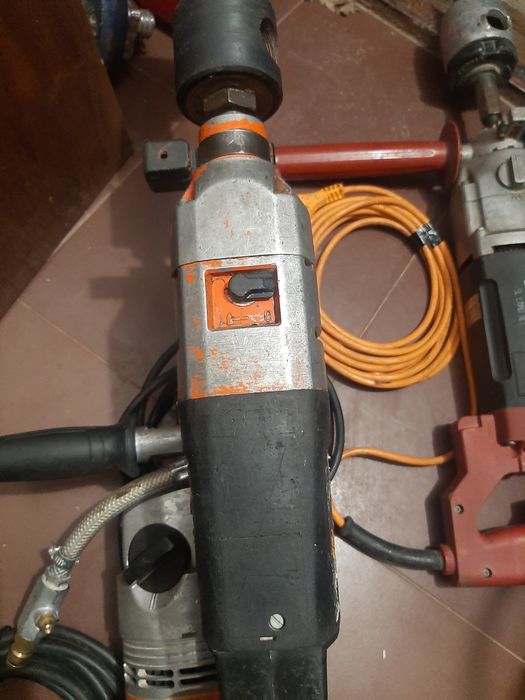 Диамантенопробивни машини