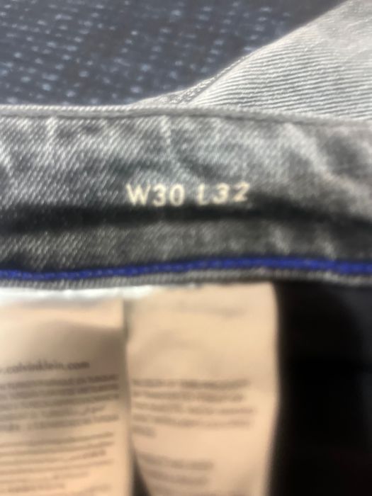 Продавам  мъжки дънки на изгодна цена