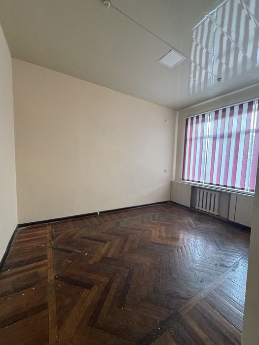 Чиланзарский район. Узбек фильм сдаются офисы от 10 до 100м2 с мебелью