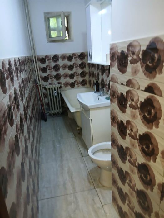 Închiriez apartament