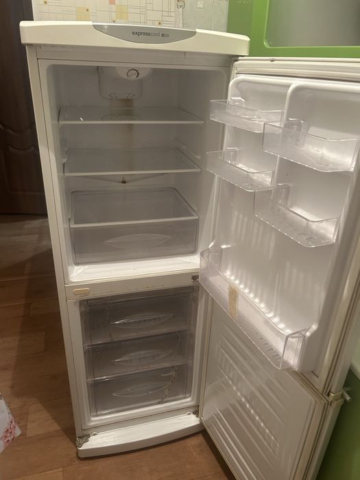 Холодильник рабочий