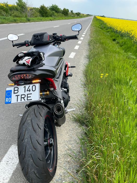 Triumph Speed Triple R 1050,  cu 17.406 km!