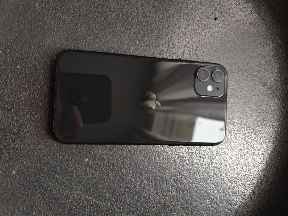 iPhone 11, ca nou, 64GB, 93% sănătate baterie