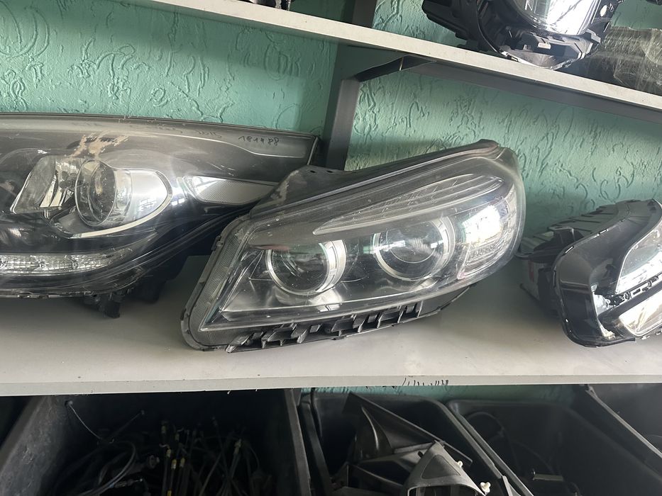 Фары на Kia Sorento передний