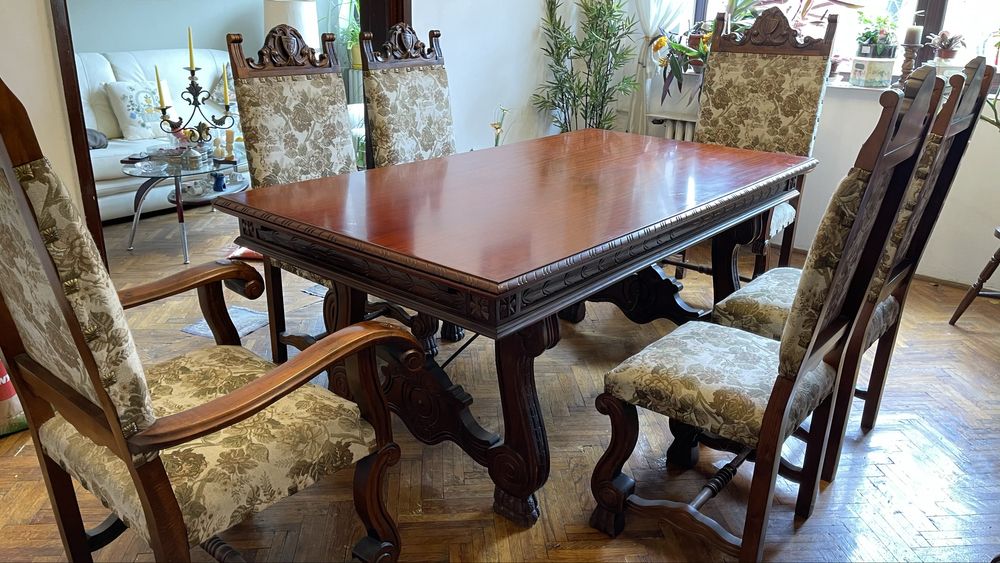 Mobila clasica din lemn masiv