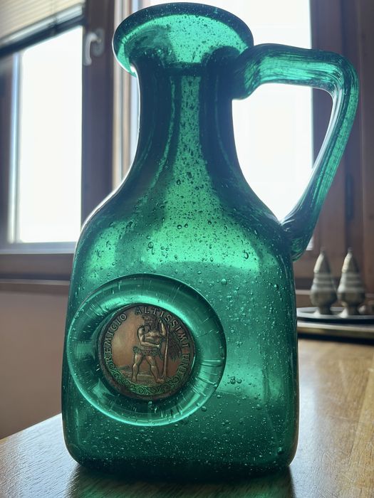 Стъклена кана ваза с бронзов медал духано занаятчийско стъкло Мурано