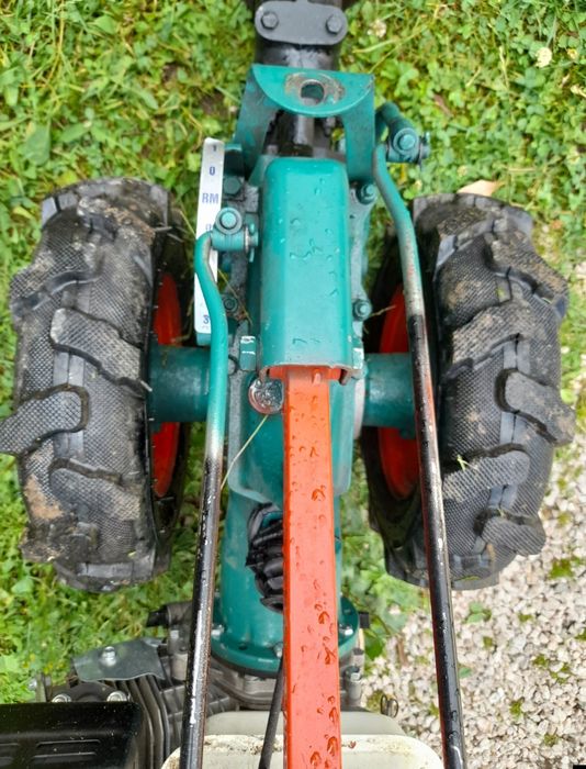 Motocoasă pe roți cu lamă. - motor de 7CP, 4 timpi