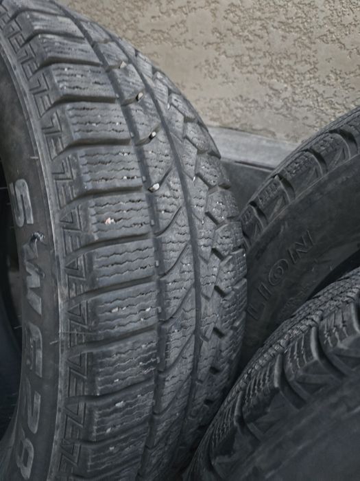 Продам шины зимние 215х60R16