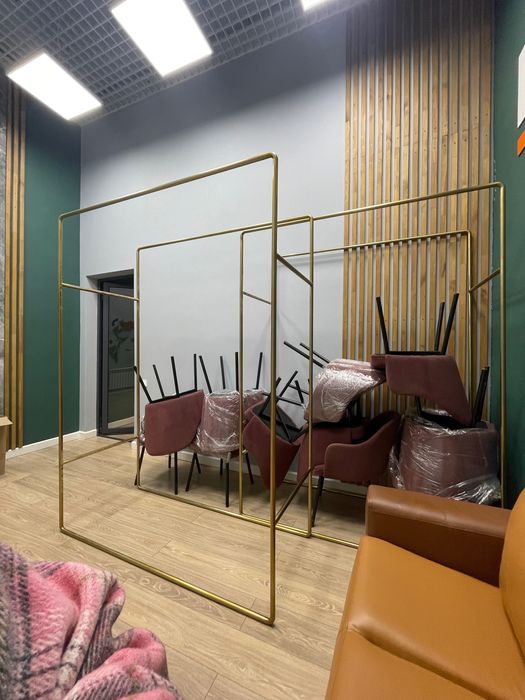 ПРОДАМ СРОЧНО стойки для одежды