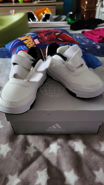 Adidasi de copii de  vanzare