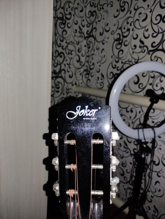 Продаётся гитара