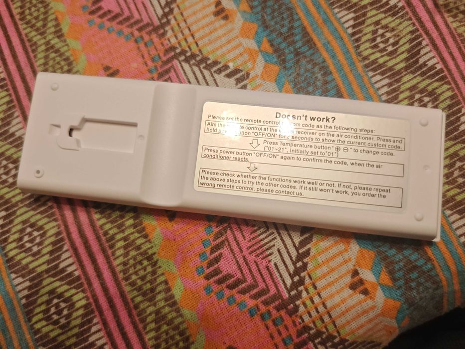 Комплект 2 броя дистанционни за климатик – оригинално и универсално