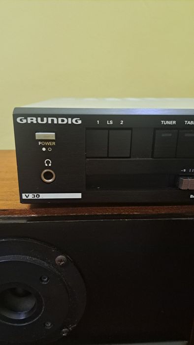 Vînd amplificator Grundig-V30 și boxe