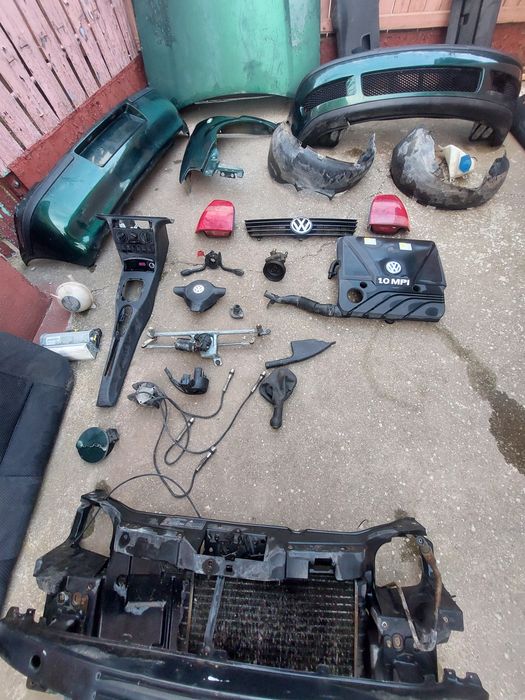 Piese Volkswagen Polo 1.0i Faruri OFERTĂ TOP