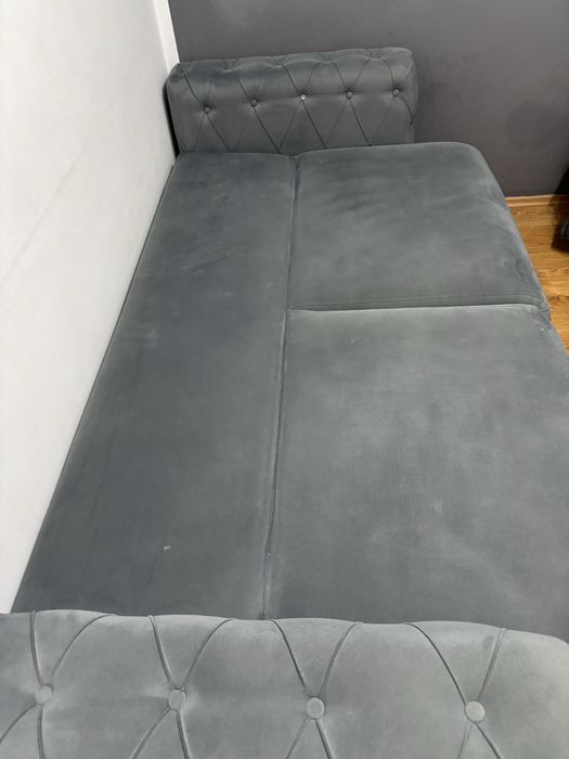 Canapea si masuta de vanzare