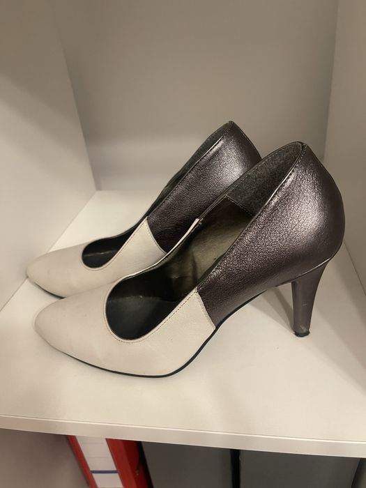 Pantofi Mopiel, eleganți, din piele exterior și interior, cu un luciu discret în partea din spate
