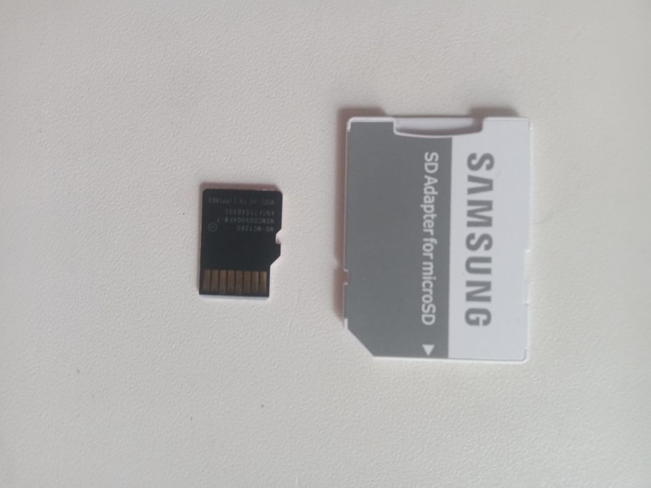 Карта памяти на 128 ГБ