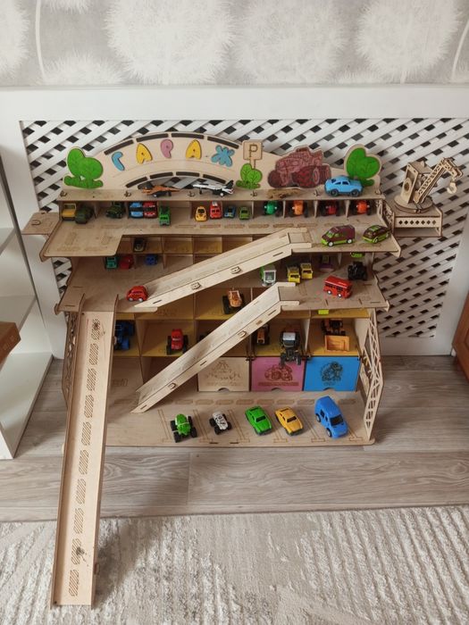 Парковка для игрушек