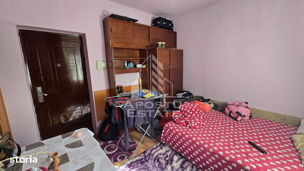 Garsoniera, etaj 1, la 10 minute de Iulius, zona Lipovei