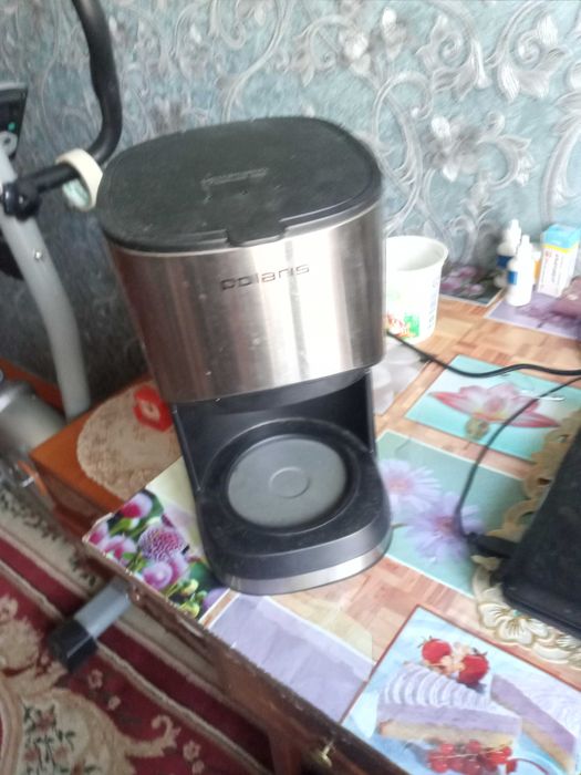 продам кофеварка полярис