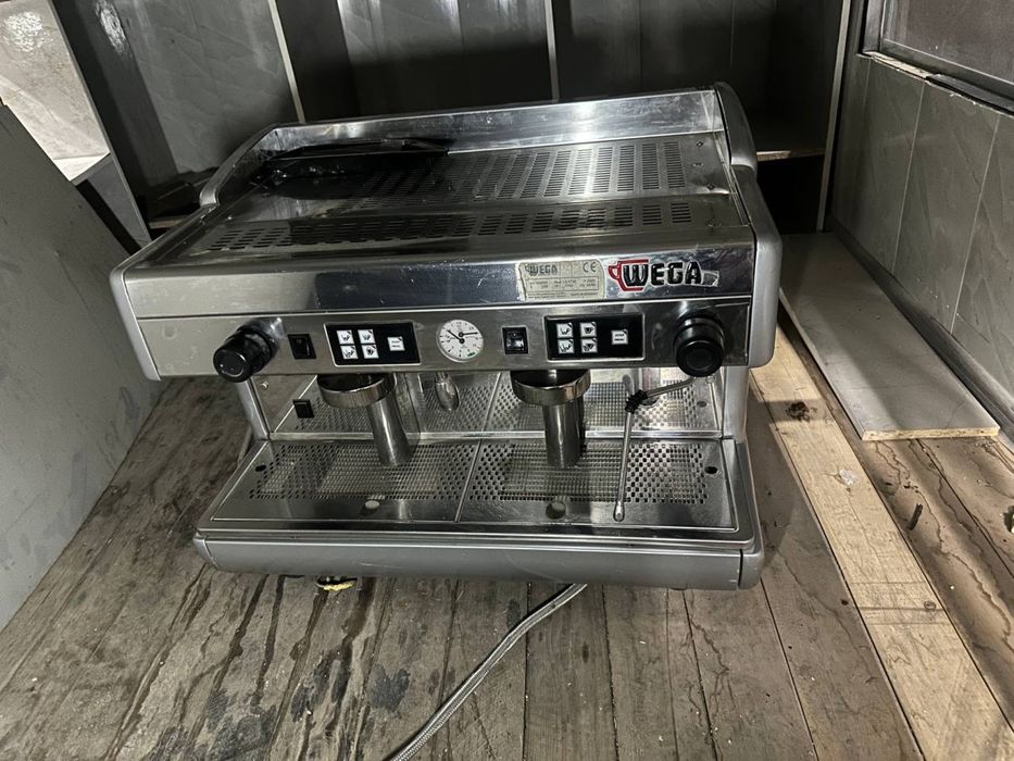 Срочна продоётся WEGA Atlas EVD профессионалная кофемашина