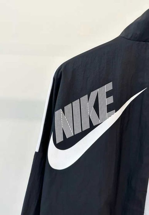 Оригинална Унисекс Ветровка Яке Горница Найк Nike