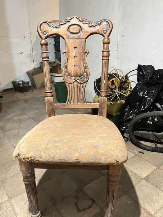 Продам стариный резной стул