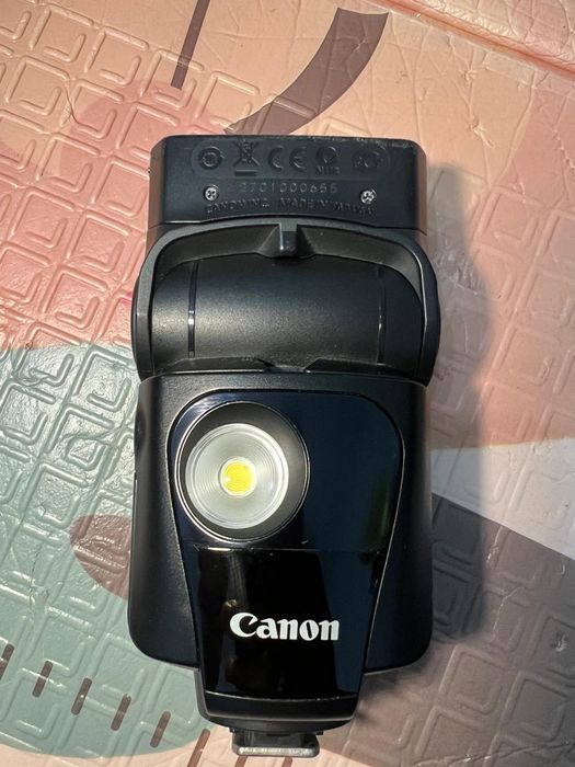 Вспышка Canon Speedlite 320EX