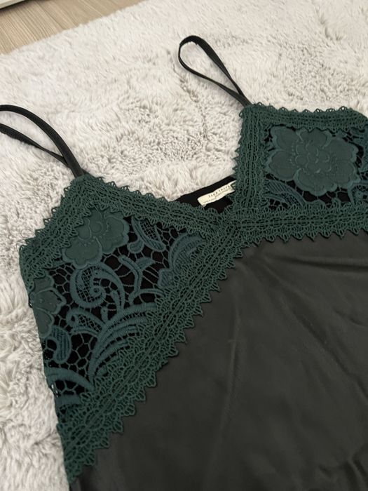 Rochie neagra din piele cu dantela verde
