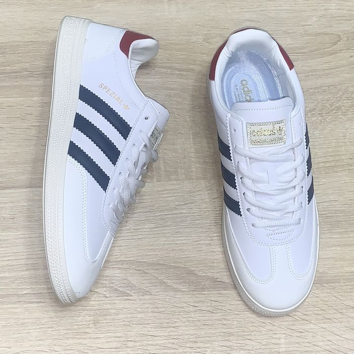 Кроссовки Adidas