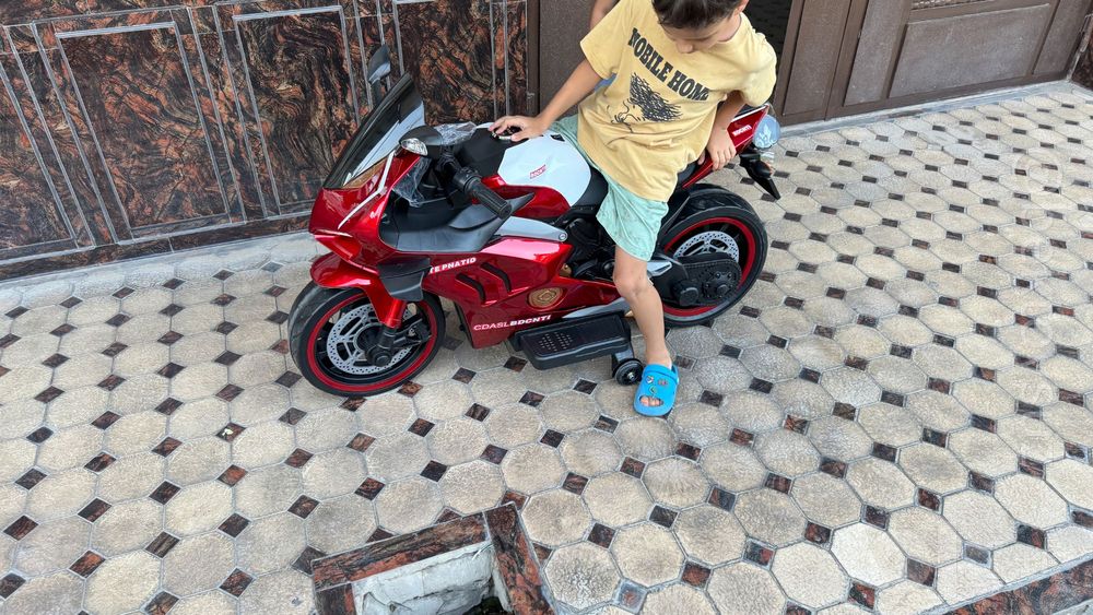 Детский мотоцикл Ducati V5 для детей 3-7 лет EVA колёса 24V до 30 кг