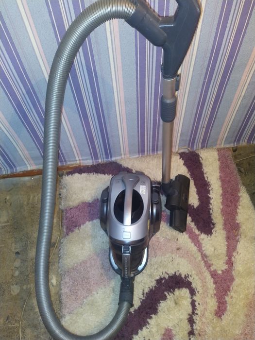 Пылесос продам 30000 тыс