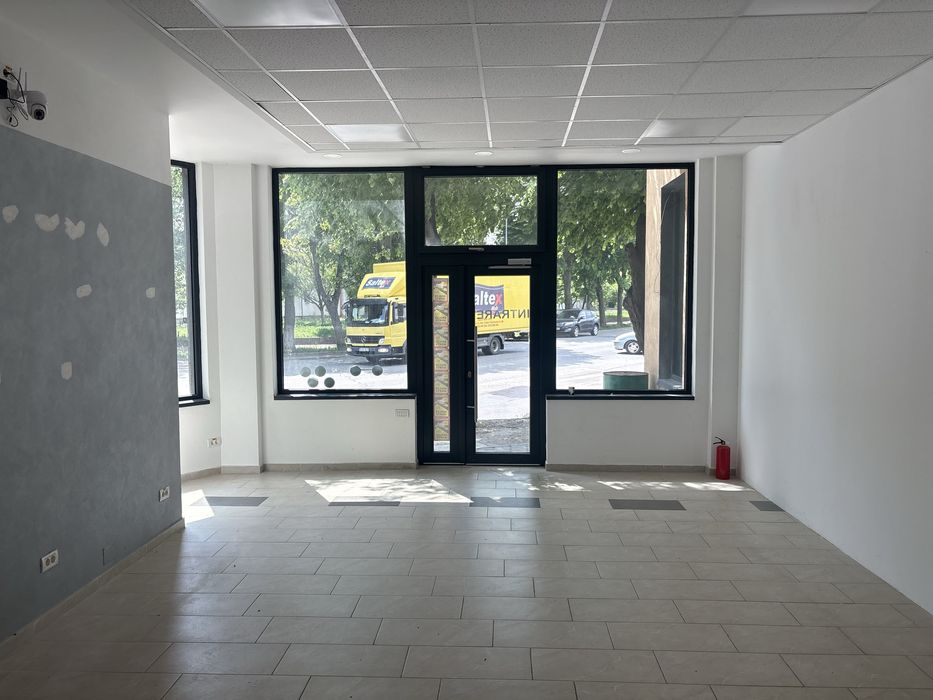 Spatiu comercial 60 Mp la soseaua principala Pascani