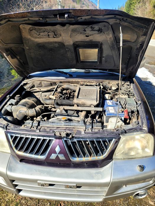 Vând sau dezmembrez Mitsubishi l200 motor 2.5 cutie manuala acte la zi