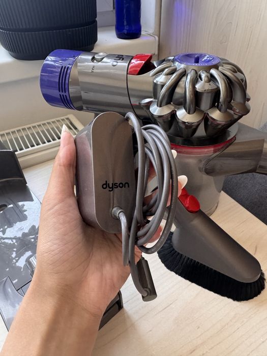 Aspirator Dyson V8
