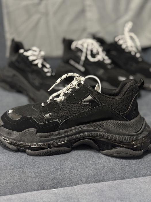 Красотки  Balenciaga triple s размер 43/44