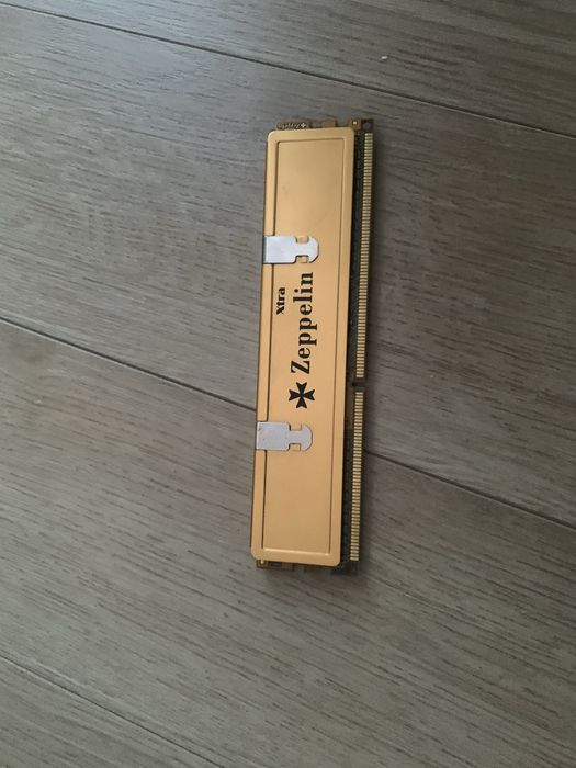 продам 2 плашки ддр 3