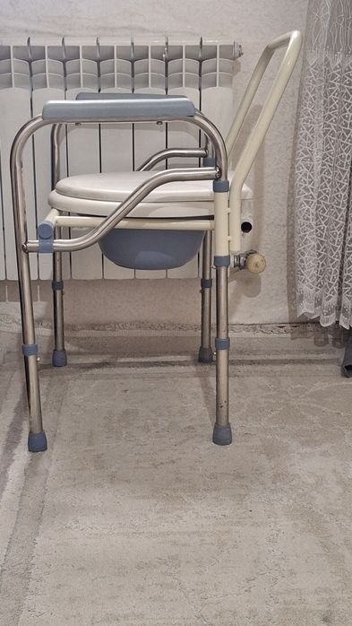 Санитарный стул туалет