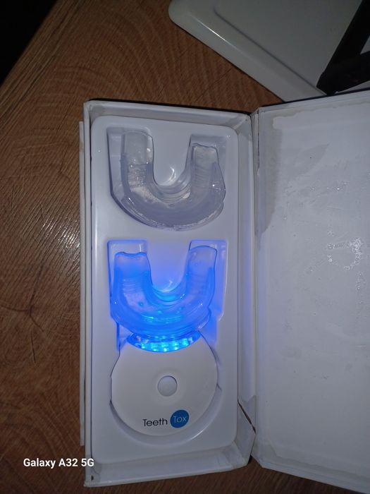 Aparat dentar înălbitor