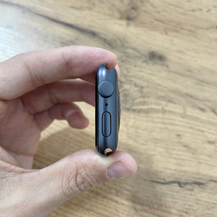 Apple Watch SE 44mm space gray