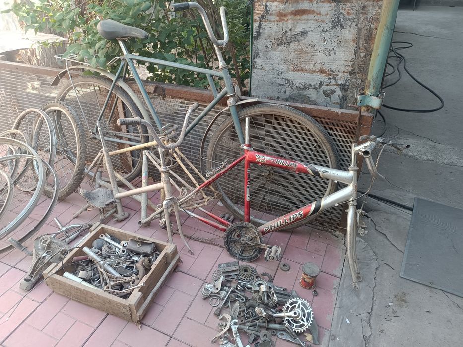 Продаются велосипед и запчасти