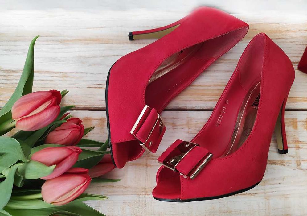 Официални обувки на висок ток