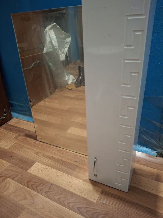 Продам настенные  зеркало