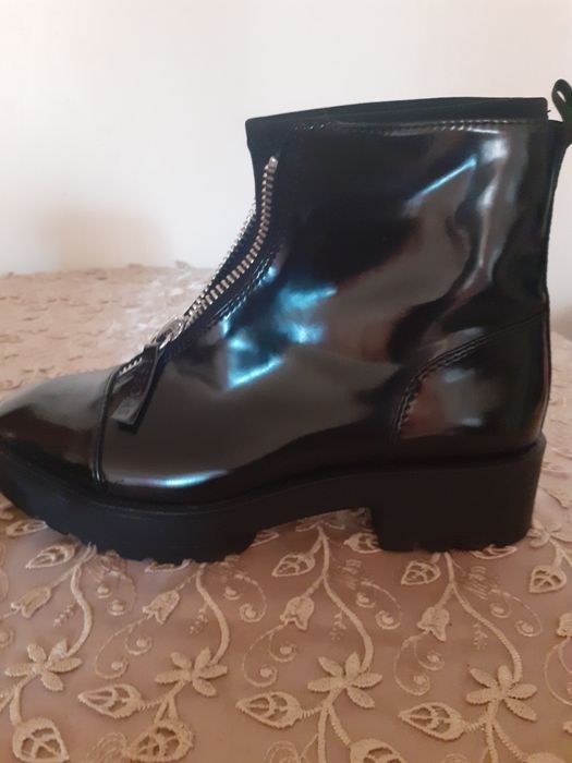 Боти Зара черен лак